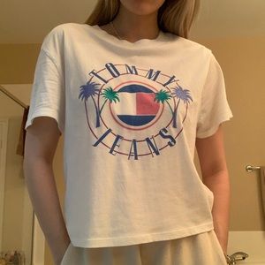tommy jeans cropped tee